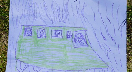 Kinderzeichnung von einem Bus