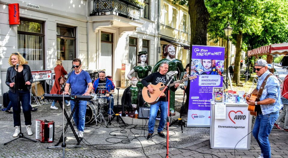 Straßenbenefizkonzert der Band 'Kruse'