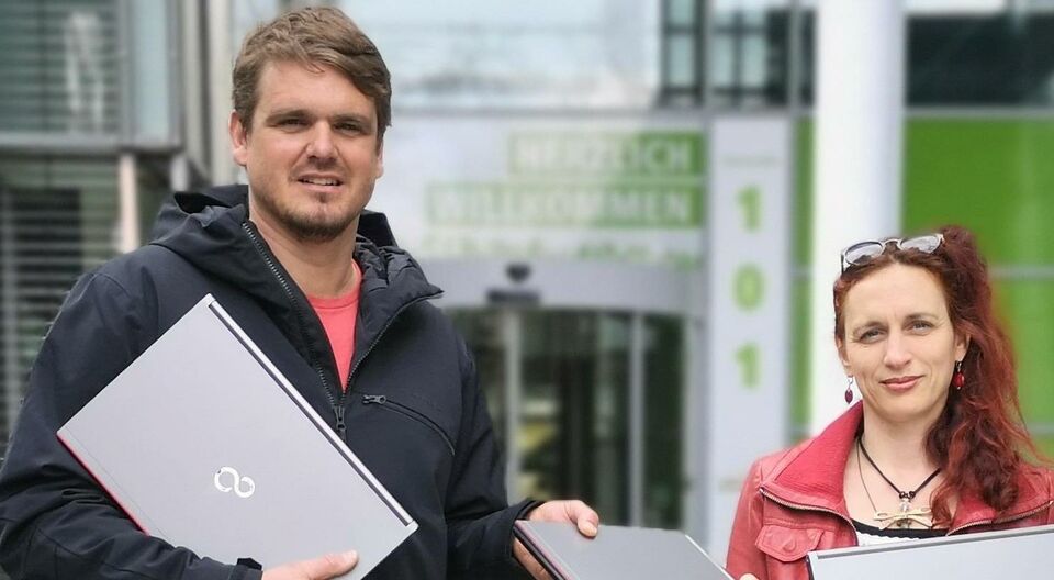 Stadtwerke Potsdam spenden 10 Laptops